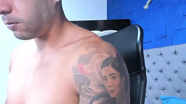 Snapshot of andres-clark92 chatting on October 19, 2025, 6:43 pm andres-clark92 online show from October 19, 2025, 6:43 pm