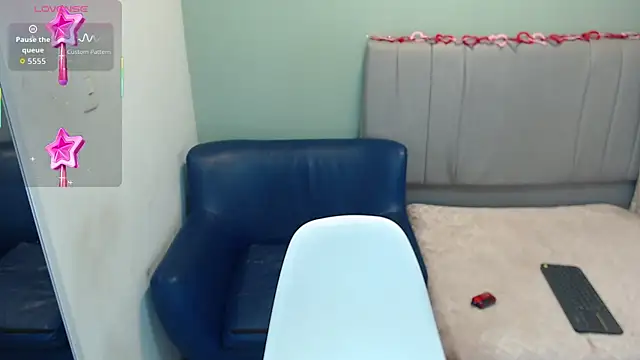 violett star1 online show from September 27, 2025, 1:06 pm