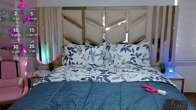 violett star1 online show from November 28, 2025, 12:49 pm