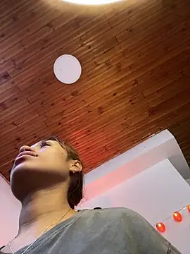 Snapshot of juliana-mancini chatting on October 27, 2025, 7:48 pm juliana-mancini online show from October 27, 2025, 7:48 pm