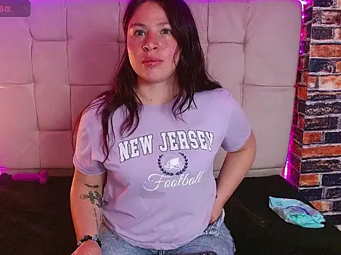 miadoll303av online show from October 24, 2025, 3:49 am