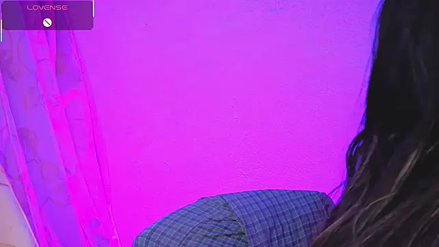 Miranda sexlove  online show from February 5, 2026, 6:09 am