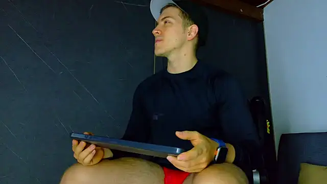 ALANNFERRER online show from January 13, 2026, 10:19 am