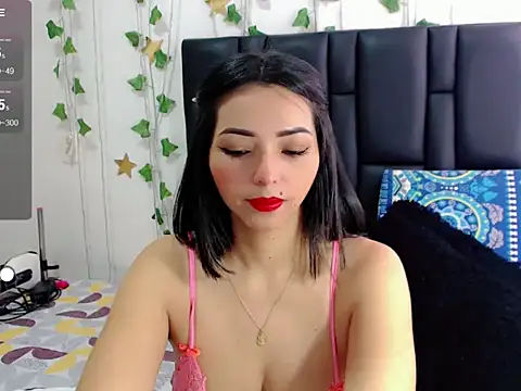 Snapshot of sara_arias00 chatting on September 19, 2025, 1:15 pm sara arias00 online show from September 19, 2025, 1:15 pm