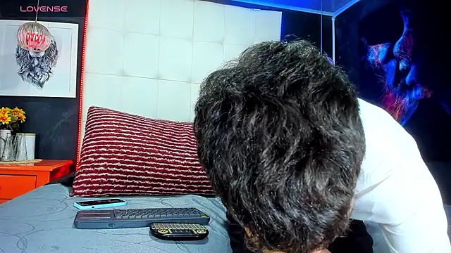 Matteo12  online show from September 21, 2025, 4:17 am