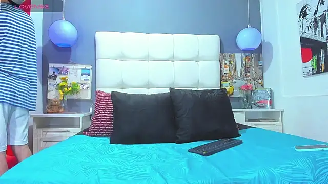 Matteo12  online show from October 31, 2025, 3:03 am