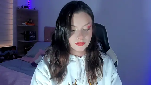 OphelianaRose33 online show from June 24, 2026, 9:23 pm