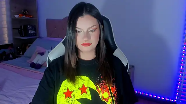 OphelianaRose33 online show from June 30, 2026, 10:21 pm