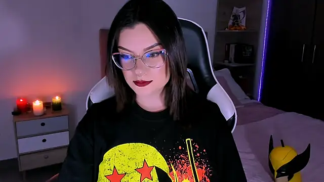 OphelianaRose33 online show from October 21, 2025, 10:53 pm