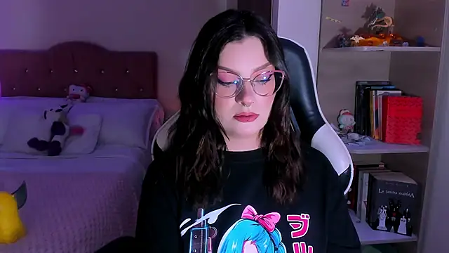 OphelianaRose33 online show from February 23, 2026, 10:21 pm