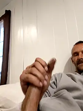 Hungwell1515 online show from October 24, 2025, 2:05 pm