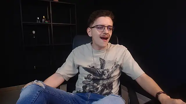 Snapshot of FelixStarkk chatting on June 14, 2026, 4:14 am FelixStarkk online show from June 14, 2026, 4:14 am