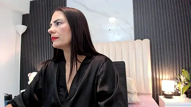 Samantha Claus online show from November 15, 2025, 4:05 am