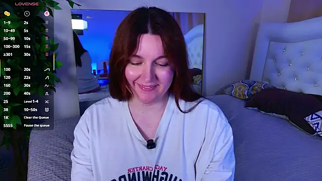 Snapshot of love_me__tonight_ chatting on May 1, 2026, 1:43 am love me tonight online show from May 1, 2026, 1:43 am