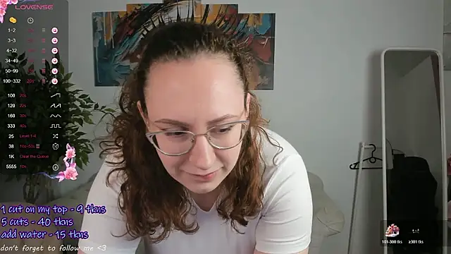 ellie coy  online show from February 2, 2026, 1:43 pm