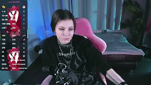 Snapshot of MiraVelle chatting on November 22, 2025, 9:13 pm MiraVelle online show from November 22, 2025, 9:13 pm