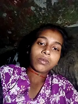 Snapshot of Saniye-143 chatting on October 31, 2025, 5:31 pm Saniye-143 online show from October 31, 2025, 5:31 pm