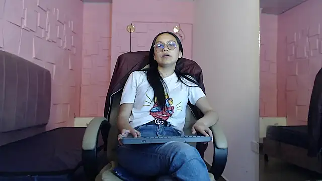 katalina07 1 online show from March 29, 2026, 8:10 pm