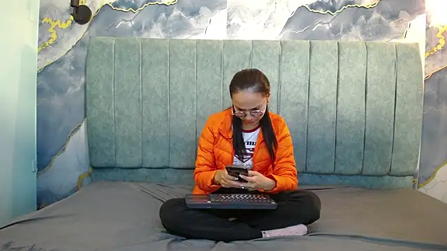 katalina07 1 online show from April 14, 2026, 3:28 pm