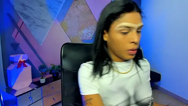 keytinthomson  online show from October 16, 2025, 7:55 pm