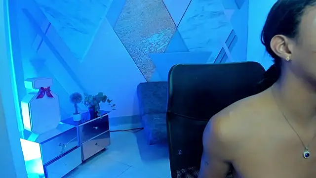 keytinthomson  online show from October 6, 2025, 7:47 pm