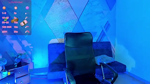 keytinthomson  online show from September 20, 2025, 7:08 pm