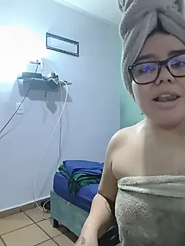 Snapshot of saenz_eymi chatting on July 4, 2026, 6:34 pm saenz eymi online show from July 4, 2026, 6:34 pm