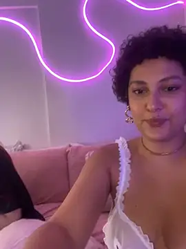 Snapshot of OliviaWild_ chatting on June 1, 2026, 2:12 am OliviaWild online show from June 1, 2026, 2:12 am