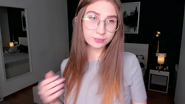 Snapshot of EditaBand chatting on November 20, 2025, 7:03 pm EditaBand online show from November 20, 2025, 7:03 pm