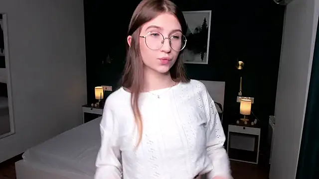 Snapshot of EditaBand chatting on November 28, 2025, 7:14 pm EditaBand online show from November 28, 2025, 7:14 pm