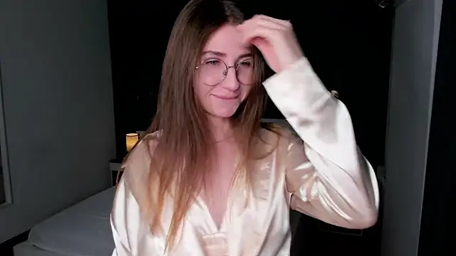 Snapshot of EditaBand chatting on November 24, 2025, 7:14 pm EditaBand online show from November 24, 2025, 7:14 pm