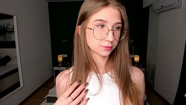 Snapshot of EditaBand chatting on February 21, 2026, 7:05 pm EditaBand online show from February 21, 2026, 7:05 pm