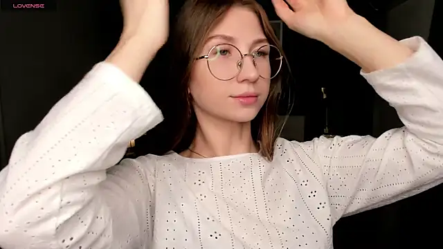 Snapshot of EditaBand chatting on October 22, 2025, 7:13 pm EditaBand online show from October 22, 2025, 7:13 pm