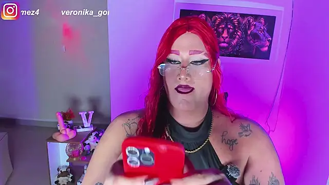 Snapshot of Sweetveronik_44 chatting on March 27, 2026, 5:16 am Sweetveronik 44 online show from March 27, 2026, 5:16 am