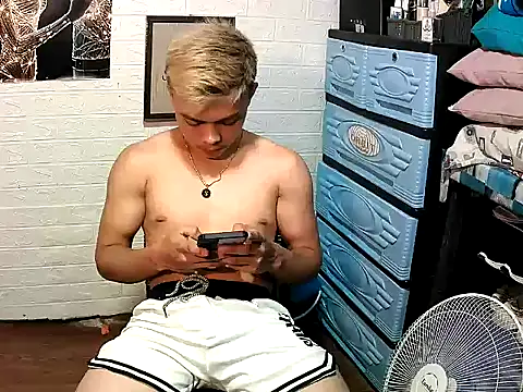 Pinoy slutcummer69 online show from November 12, 2025, 11:25 am