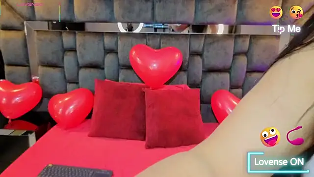 Aniajoness  online show from February 14, 2026, 4:23 am