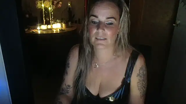 Mrs-Aurora online show from May 20, 2026, 10:18 pm
