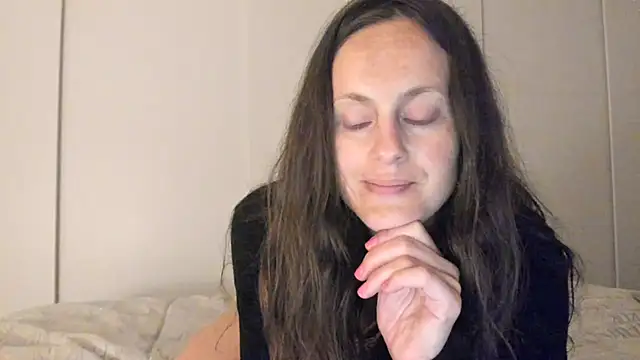 Snapshot of Cimbelka chatting on May 13, 2026, 10:17 pm Cimbelka online show from May 13, 2026, 10:17 pm