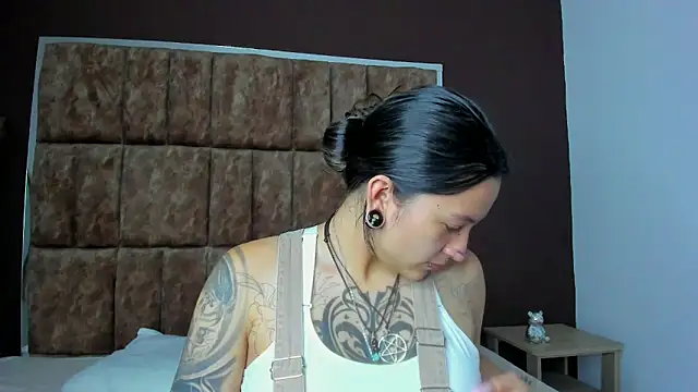 Kitty ravee online show from September 13, 2025, 11:38 pm