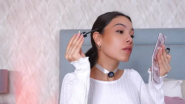 Sofy Bradd online show from October 15, 2025, 3:16 am