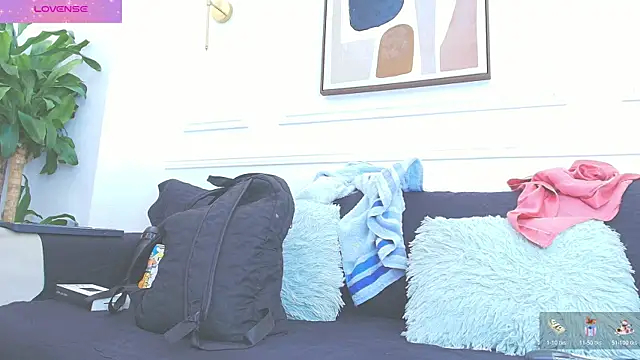 Daisy Price online show from November 29, 2025, 11:32 am