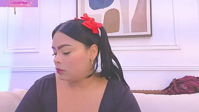 Daisy Price online show from April 21, 2026, 10:33 am