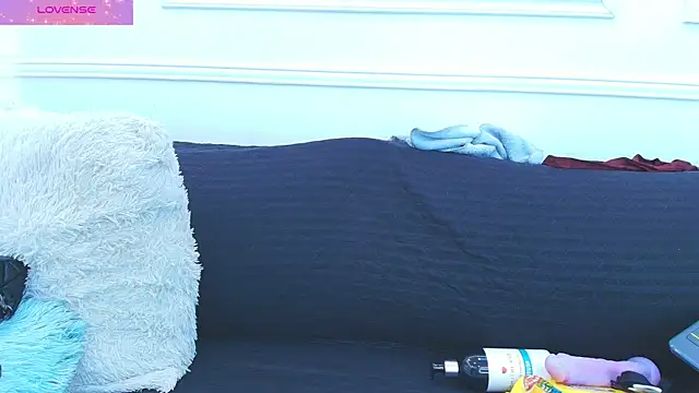 Daisy Price online show from November 13, 2025, 10:08 am