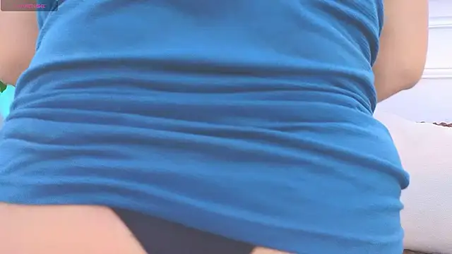 Daisy Price online show from March 19, 2026, 11:10 am