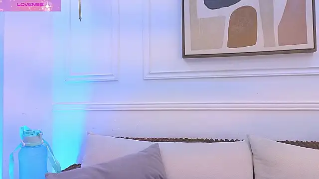 Daisy Price online show from March 10, 2026, 10:52 am