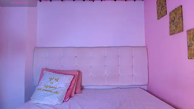 lilyth bloom online show from February 6, 2026, 12:45 pm