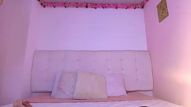 lilyth bloom online show from December 20, 2025, 12:41 pm