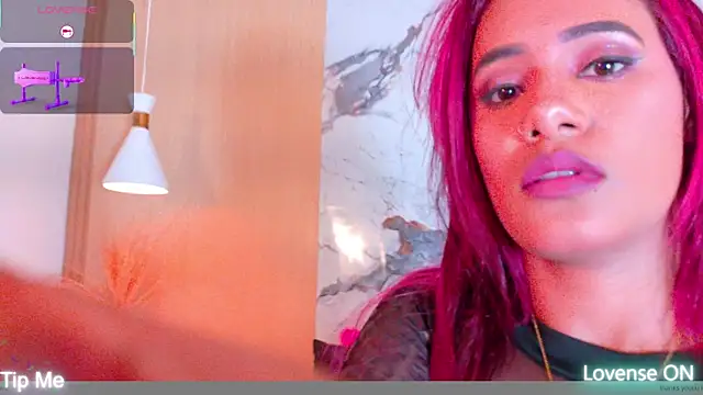 DollyBrowncc online show from October 28, 2025, 4:35 am