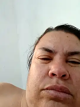 yaneth  online show from December 3, 2025, 12:26 pm