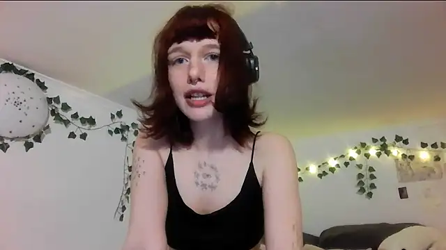 LeelooYolo online show from April 3, 2026, 12:06 am